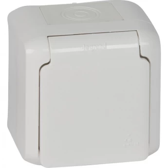 Розетка LEGRAND 2К+З с защитными шторками 16 A 250 В Quteo IP 44 белый